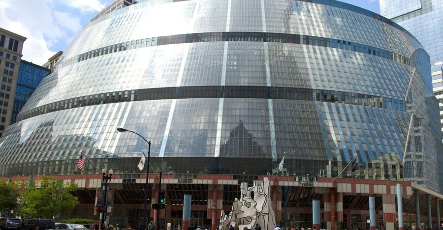 Chicago: Icons Guided Architecture Walking Tour - Reading the older commercial buildings