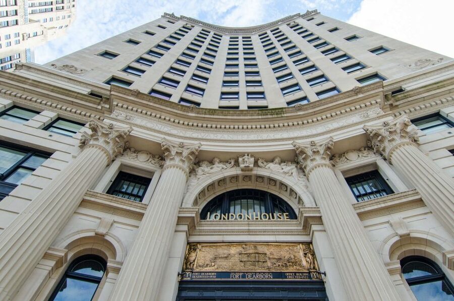 Chicago: Icons Guided Architecture Walking Tour - Seven stops, four major design eras