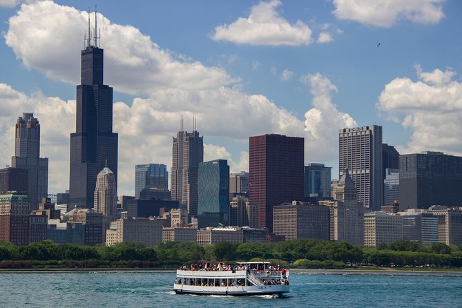 Chicago Lake and River Architecture Tour - Passing through the locks and onto Lake Michigan