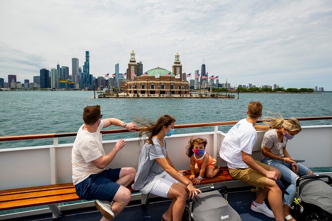 Chicago Lake and River Architecture Tour - The Chicago River reveals the city’s working side