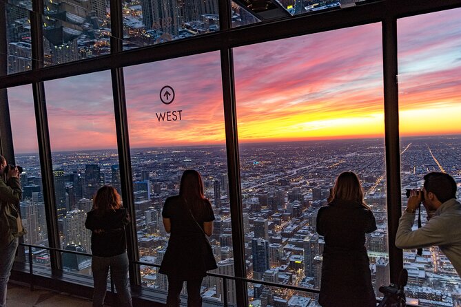 Chicago Premium Driving Tour with River Boat Cruise and Sky Deck - Guides, cars, and the small-group advantage