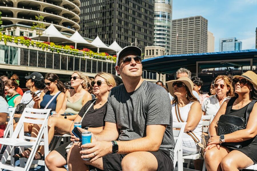 Chicago River: 1.5-Hour Guided Architecture Cruise - Modern Chicago from the water