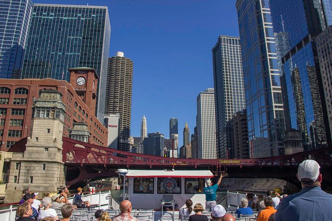 Chicago River 45-Minute Architecture Tour from Magnificent Mile - Choosing the best seat on board