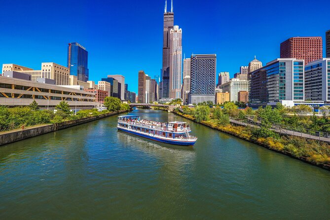 Chicago River Architecture Tour and Big Bus Hop-on Hop-off Tour - Stop 1: Chicago Riverwalk