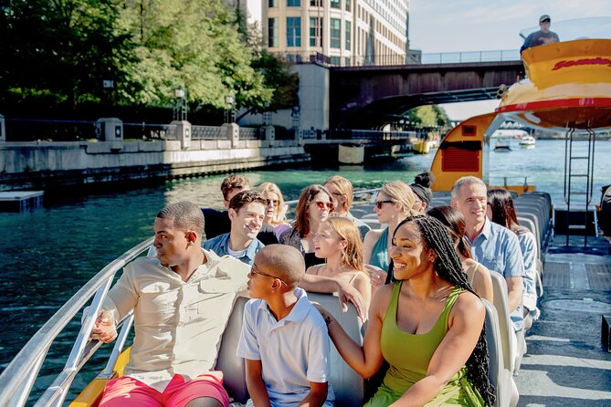 Chicago Seadog River & Lake Architectural Tour - The speedboat run along Lake Michigan