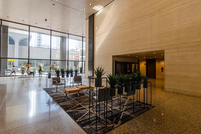 Chicago Walking Tour: Modern Architecture - The Apple Store on Michigan Avenue