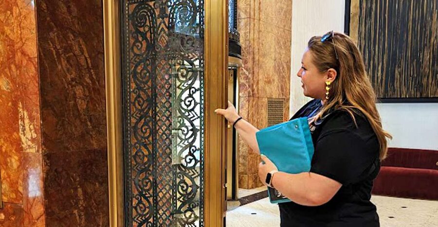 Chicago Walking Tour: See Inside Art Deco Masterpieces - Going Inside the Buildings Boat Tours Only Show You