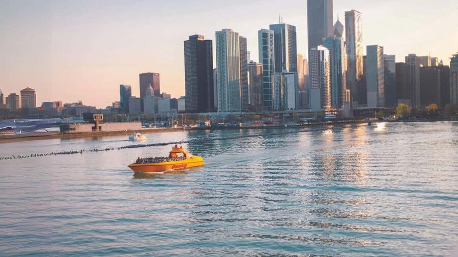 City Cruises Chicago: 75-min Speedboat Architecture Cruise - The Chicago River begins with the Harbor Locks