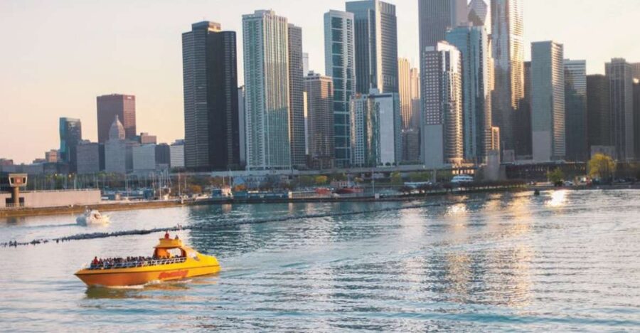 City Cruises Chicago: 75-min Speedboat Architecture Cruise - Trump Tower and the return through the locks