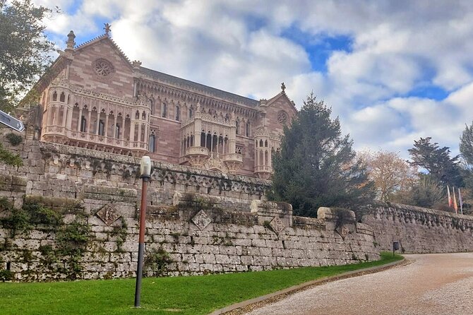 Comillas, Modernism & Gaudi with entrance tickets -small groups - Fuente de los Tres Caños and modernist detail