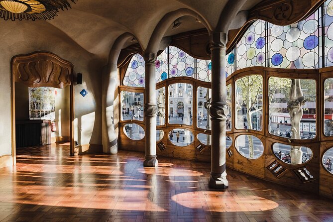 Complete Gaudi Tour: Casa Batllo, Park Guell & Sagrada Familia - Starting on Passeig de Gràcia at Casa Amatller