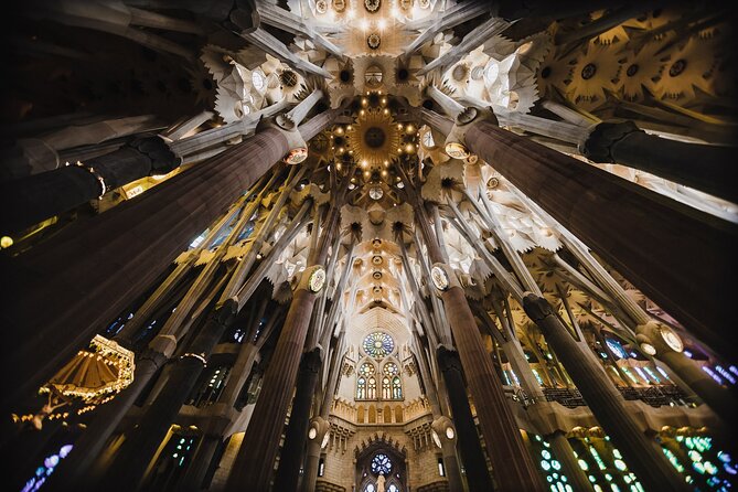 Complete Gaudi Tour: Casa Batllo, Park Guell & Sagrada Familia - Transfers that save your legs