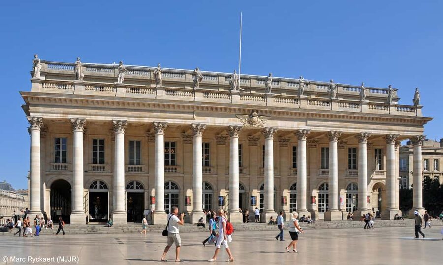 Contemporary Architecture in Bordeaux city center! - From the Garonne to the Water Mirror