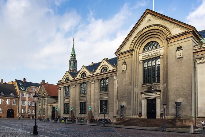 Copenhagen City, Old Town, Nyhavn, Architecture Walking Tour - King’s Garden and a glimpse of Rosenborg Castle