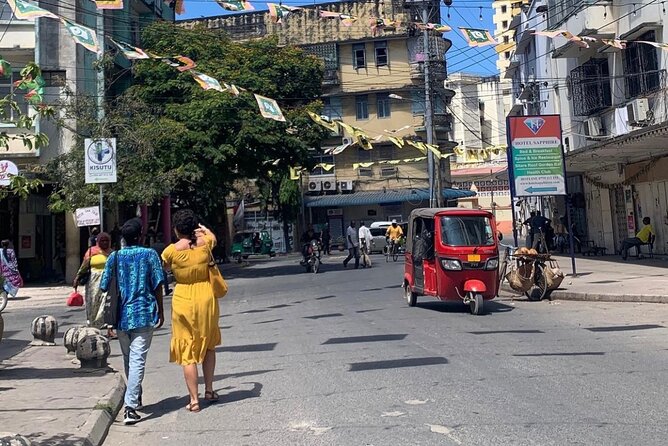 Dar es Salaam History and Architectural Tours - Lunch, snacks, and keeping your energy up