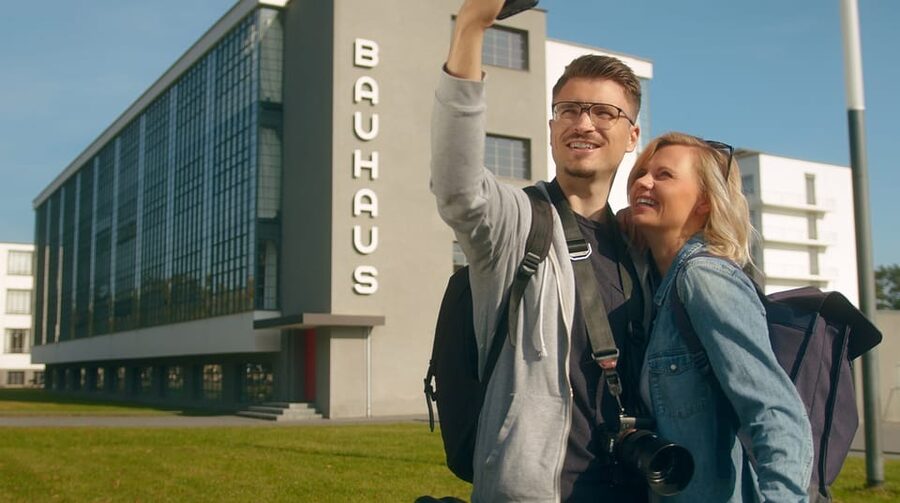 Dessau: Bauhausbauten Radtour - Starting at the Tourist Information
