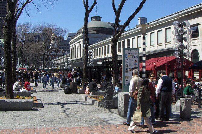 Downtown Freedom Trail Walking Tour - History & Architecture - Park Street Church, Boston Common, and the New State House