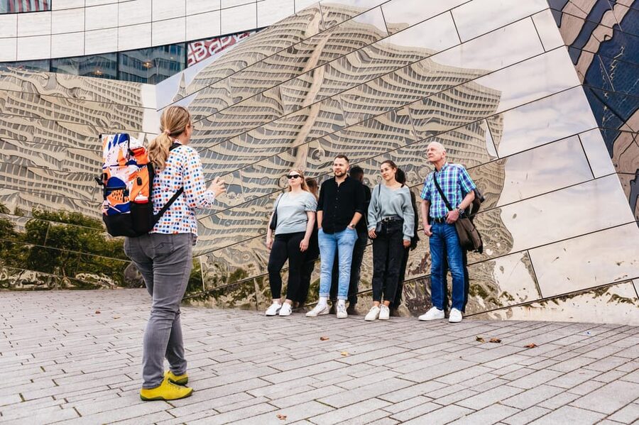 Düsseldorf: Guided City Architecture Walking Tour - Kö-Bogen: a modern landmark on a historic route