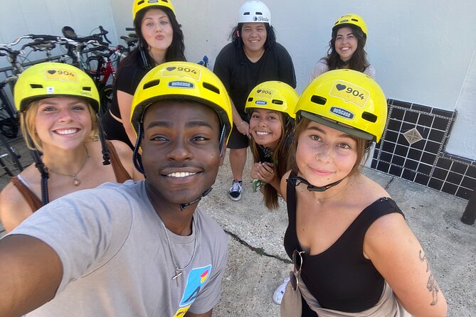 Electric Bike Art and Architecture Guided Tour in Jacksonville - Riding beside the St. Johns River