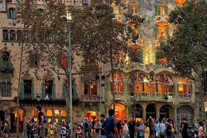 Explore Barcelona with a Private Gaudí Experience - Key points to know before booking