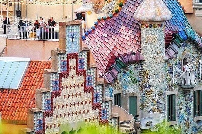 Explore Barcelona with a Private Gaudí Experience - What the $192.29 price really buys