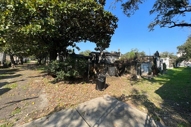 Garden District Architecture Walking Tour in New Orleans - What $20 buys you