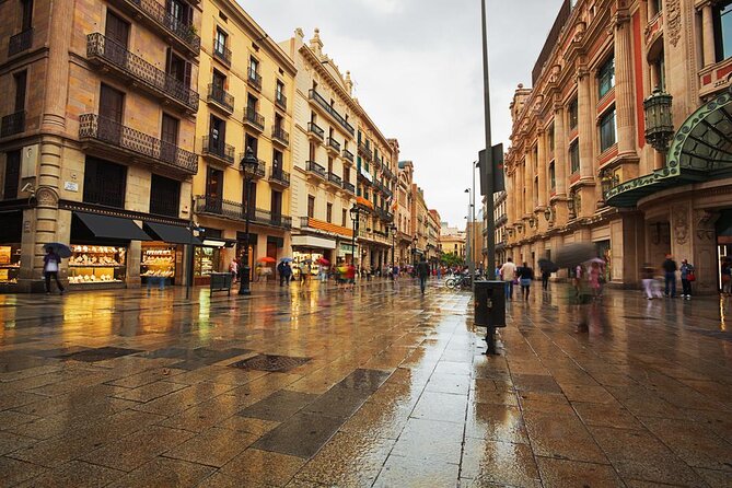 Gaudí and Barcelona Legends Walking Tour - Why this walk works as a first look at Barcelona