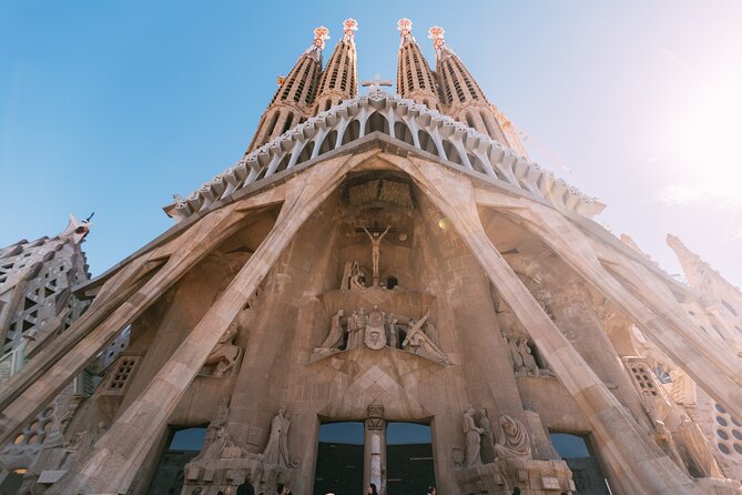 Gaudi and La Sagrada Familia Exterior Self-Guided Audio Tour - Timing, transport, and the end point