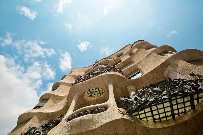 Gaudí and Sagrada Familia Private Tour in Barcelona - Casa Batlló: Gaudí’s Dragon-Back Facade