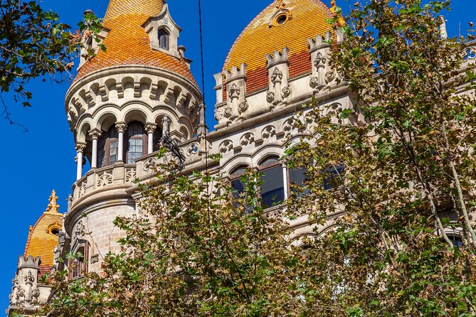 Gaudí & Catalan Modernism Private Walking Tour - What the guide adds to the experience
