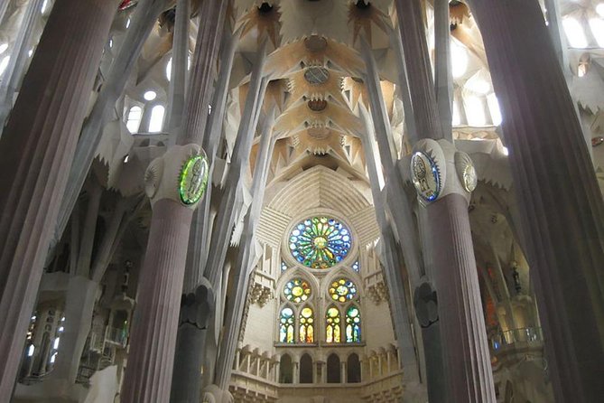 Gaudí Essential : Sagrada Familia Guided Tour - Clothing, children, and mobility rules