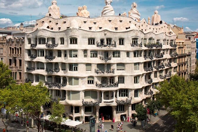 Gaudi Private Tour with Sagrada Familia & Park Guell Tickets - Should you book this Gaudí tour?