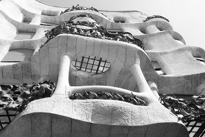 Gaudi's Casa Batlló and La Pedrera with Chocolate Tasting - Key points to know