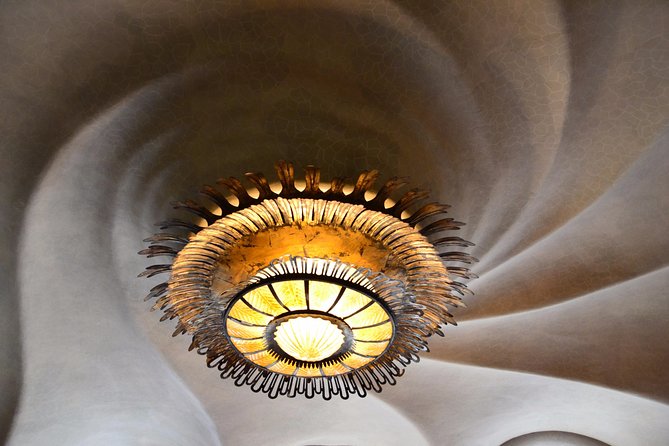 Gaudi's Casa Batlló and La Pedrera with Chocolate Tasting - Casa Amatller chocolate tasting