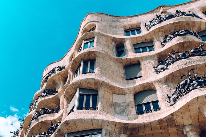 Gaudi's Casa Batlló and La Pedrera with Chocolate Tasting - Casa Batlló and its rooftop views