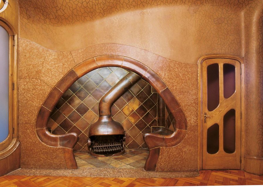 Gaudi's legacy.Exclusive tour to Park Güell & Casa Batlló - Who should book this experience?