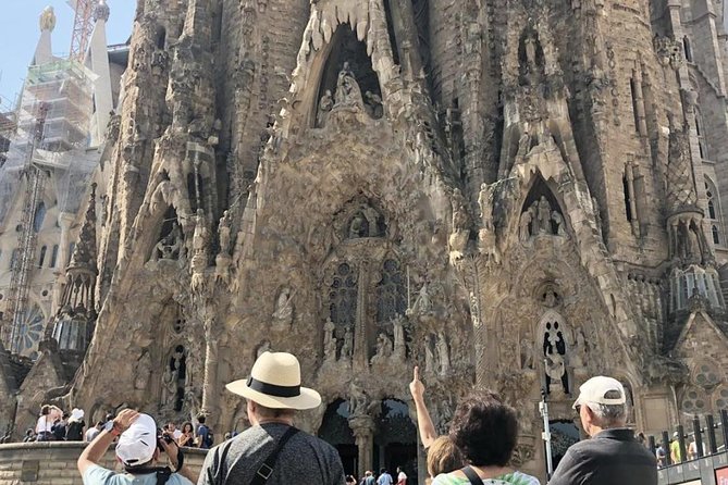 Golden Hour in Gaudi's Sagrada Familia with expert Guide - Why Sagrada Familia rewards a guided visit