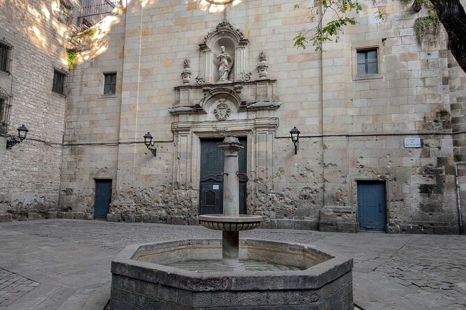 Gothic Quarter and Gaudí Small-Group Tour - What the $19.78 price really covers