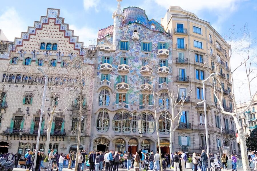 Gothic Quarter & Gaudí's Treasures Small-Group Tour - Why this route works for a first look at Barcelona
