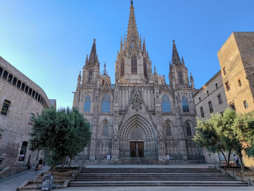 Gothic Quarter & Gaudí's Treasures Small-Group Tour - Forty-five minutes in the Gothic Quarter