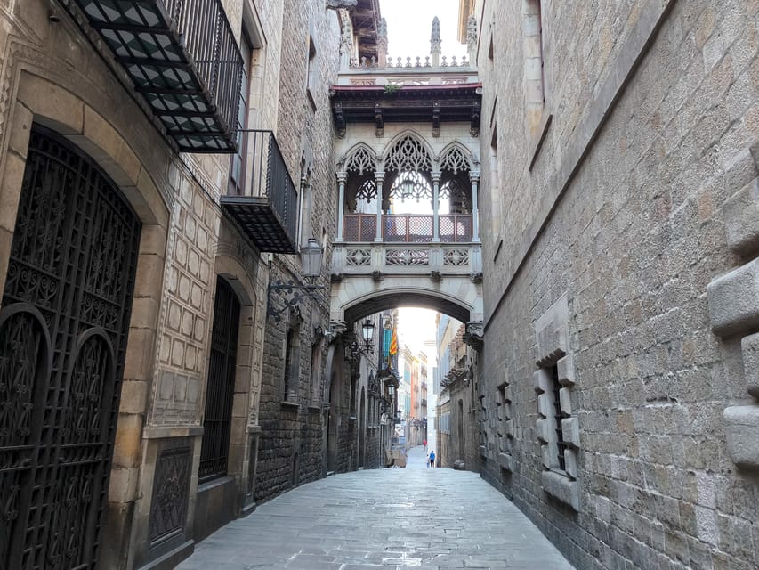 Gothic Quarter & Gaudí's Treasures Small-Group Tour - Who should book it