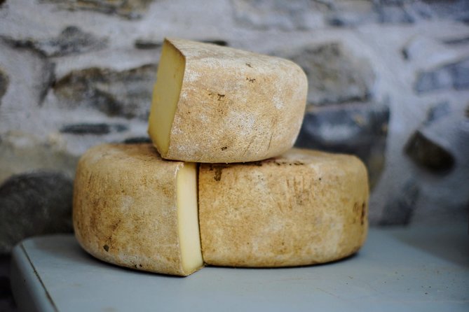 Gouda Private Walking Tour: History, Architecture & Cheese - De Markt, the natural finish
