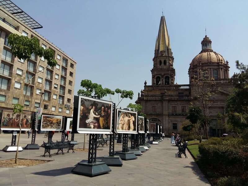 Guadalajara: Culture, Architecture, and Market Walking Tour - Key points at a glance