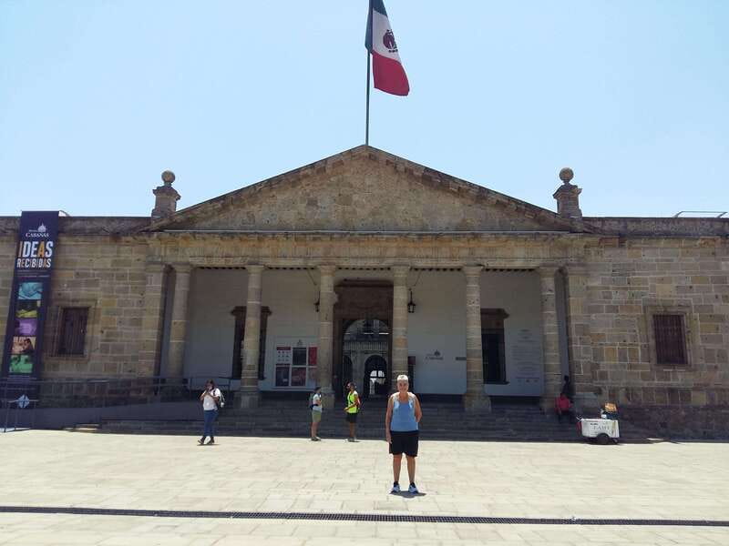 Guadalajara: Culture, Architecture, and Market Walking Tour - Palacio de Gobierno and the story inside its walls