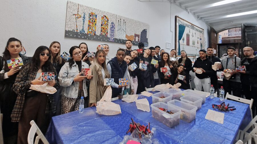 Guided Gaudí’s Trencadís Mosaic Workshop in Barcelona - A flexible booking with one important time decision