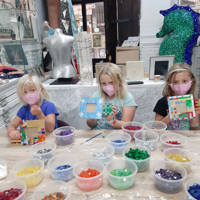 Guided Gaudí’s Trencadís Mosaic Workshop in Barcelona - Making Gaudí’s broken-tile style your own