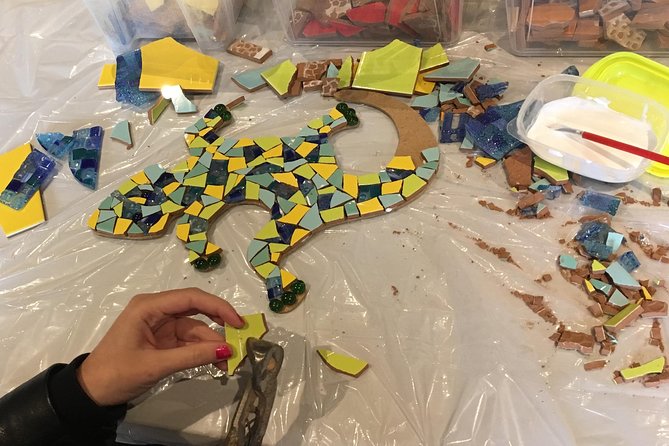 Guided Gaudí’s Trencadís Mosaic Workshop in Barcelona 4 Hours - What happens during the four-hour class