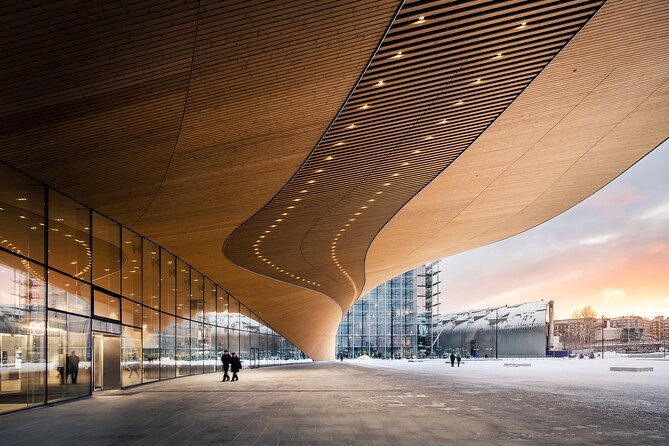 Helsinki architecture tour with a city planner - Senate Square sets the political stage
