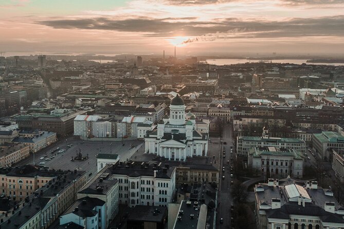 Helsinki Walking Tour at Helsinki Architecture - Esplanadi, Rautatalo, and the design of daily life