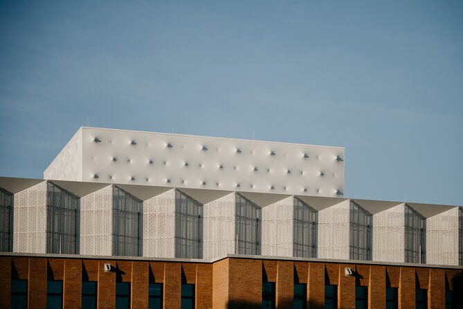 Hidden Architectural Gems of Munich (Max. 16 guests) - From Dreimühlenstraße to the Isar